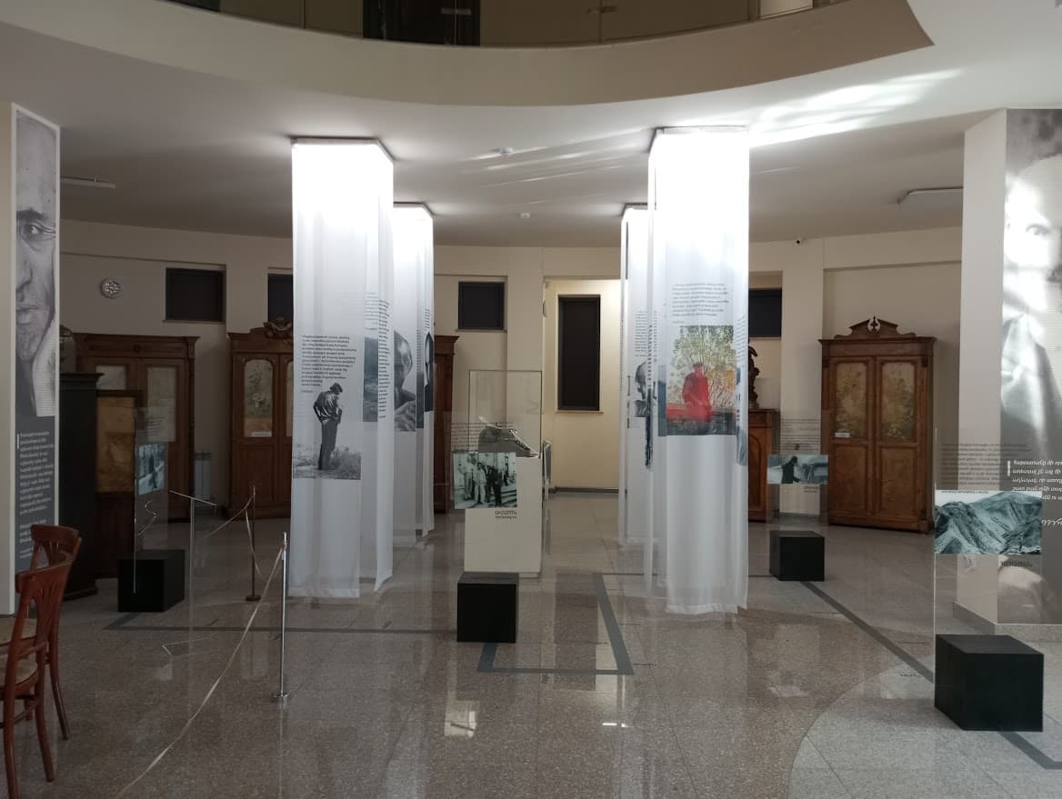 Ու նայես, նայես․․․