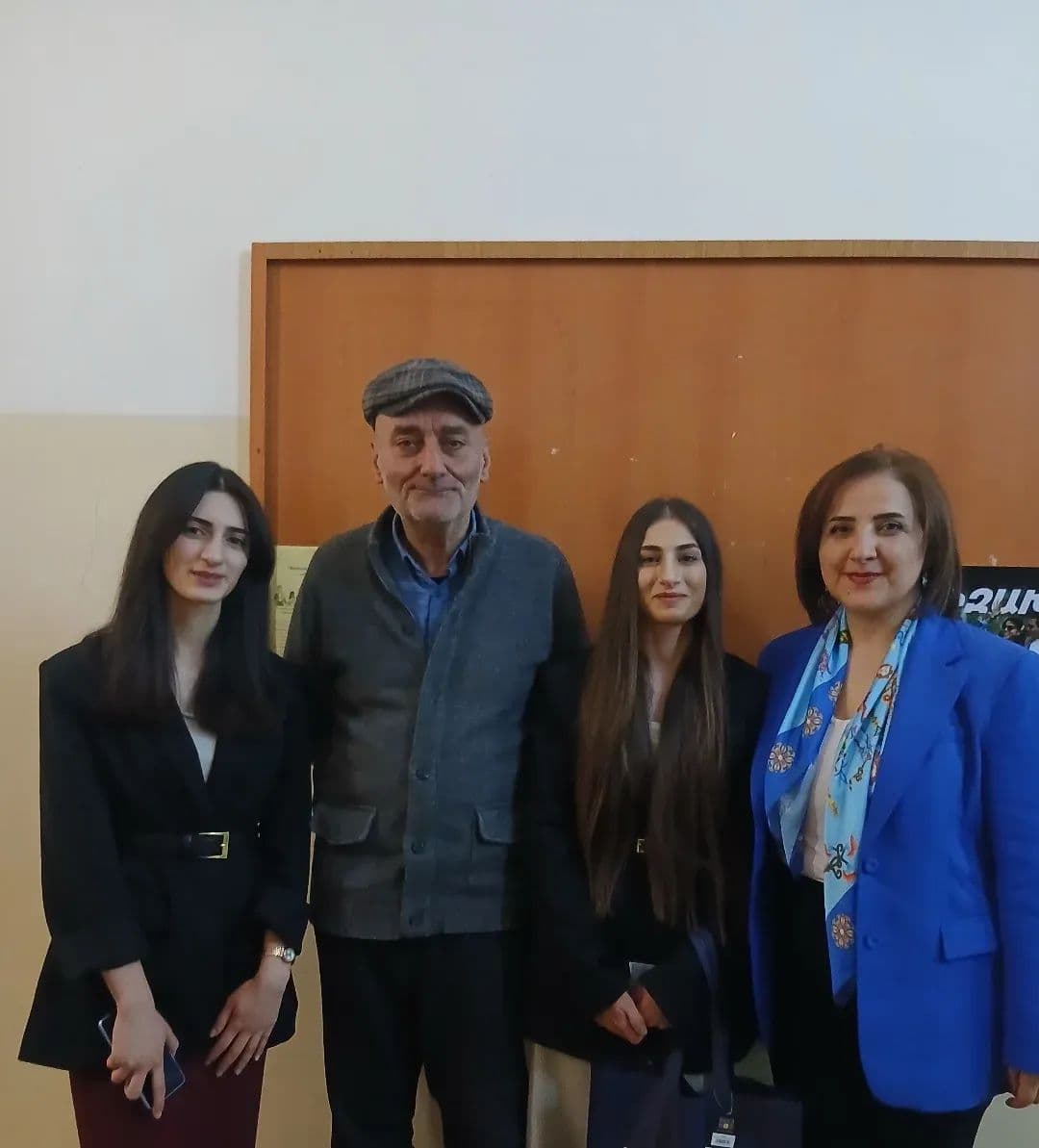 Մենք ենք, մեր սարերը - գերմաներեն
